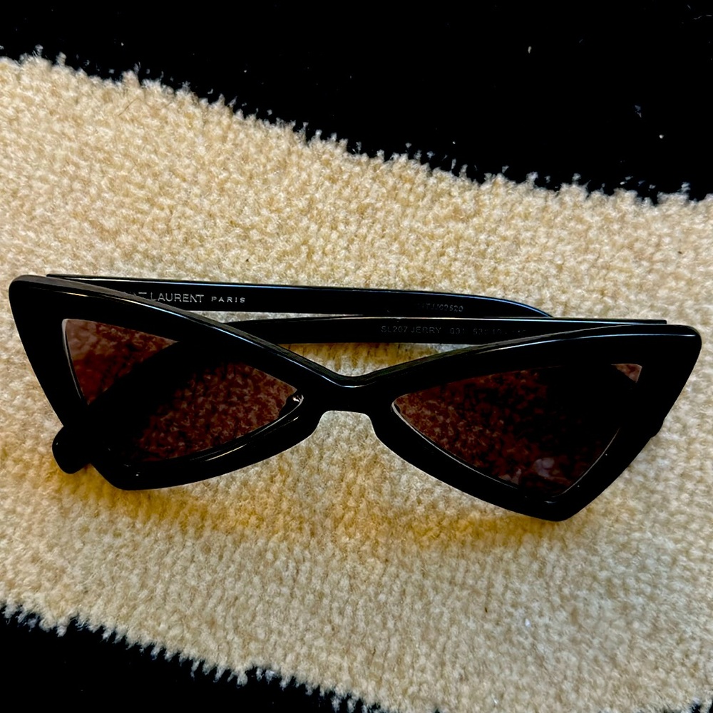 Saint Laurent Sunglasses Woman Black
Excellent shape

Spring Summer